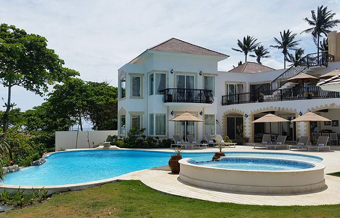 7 bedroom villa